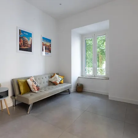 Apartment Domus Pontificia *